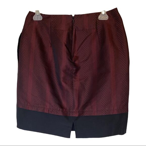 BCBG Max AZRIA burgundy and black skirt size 4 - Picture 2 of 6